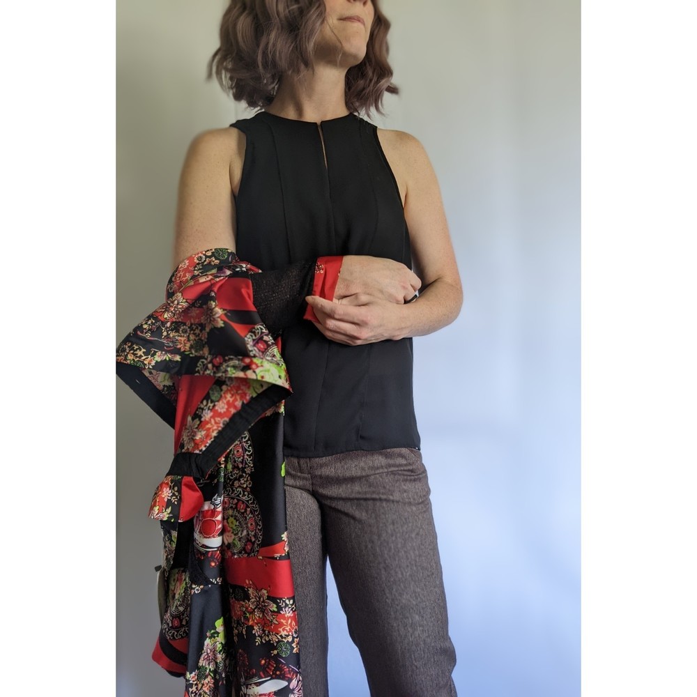 Abstract, multi-material button up. Red & black w/ floral & geisha print. US 6 - Picture 6 of 12